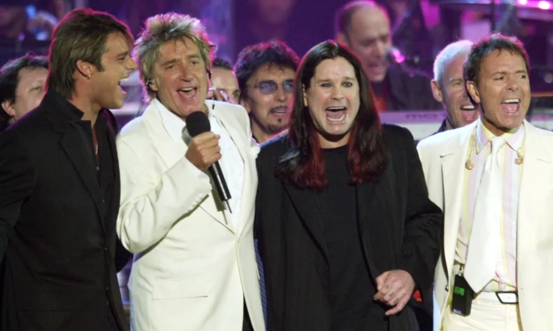 Rod Stewart Dikecam Usai Tampilkan Video AI Forever Young untuk Mendiang Ozzy Osbourne