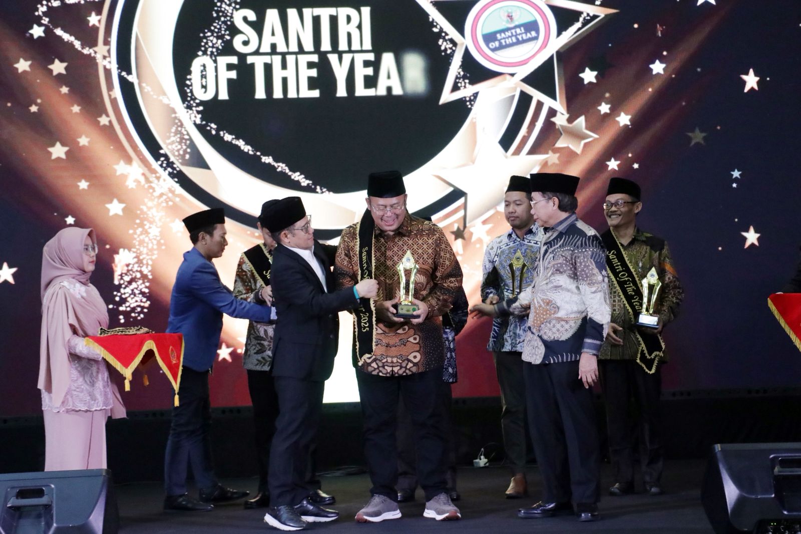 Dari Pesantren ke Parlemen, Cucun Ahmad Syamsurijal Jadi Santri Legislator Inspiratif 2025