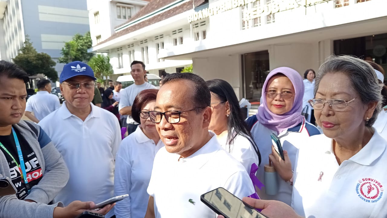 Menko PMK Pratikno Kawal Program Siswa Masuk Barak Militer di Jabar