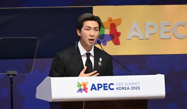 RM BTS Pidato di CEO Summit APEC 2025, Puji Peran ARMY Menerabas Batasan
