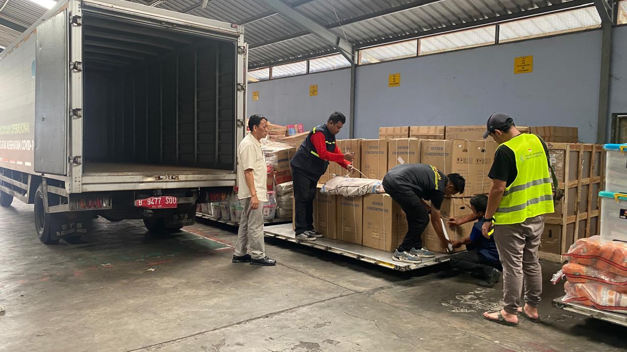 Kemenkes Tambah Bantuan Logistik untuk Korban Banjir Bandang di Sumatera