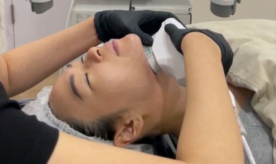 Solusi Atasi Kulit Kendur, Cobalah Lifting dan Tightening Setara Face Lift Tanpa Bedah