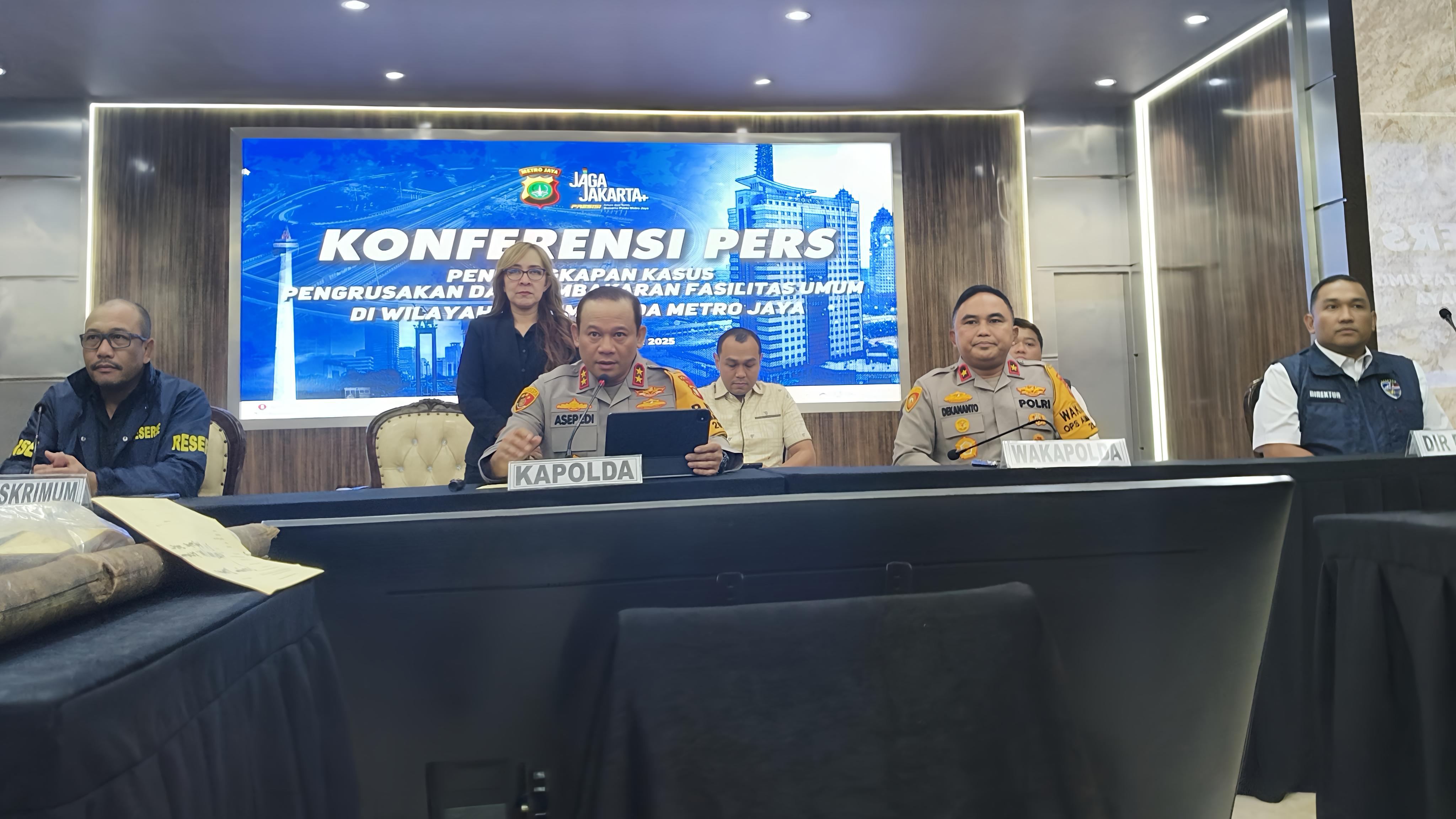 Polda Metro Tangkap 16 Tersangka Perusakan dan Pembakaran Fasum Demo Anarkis!