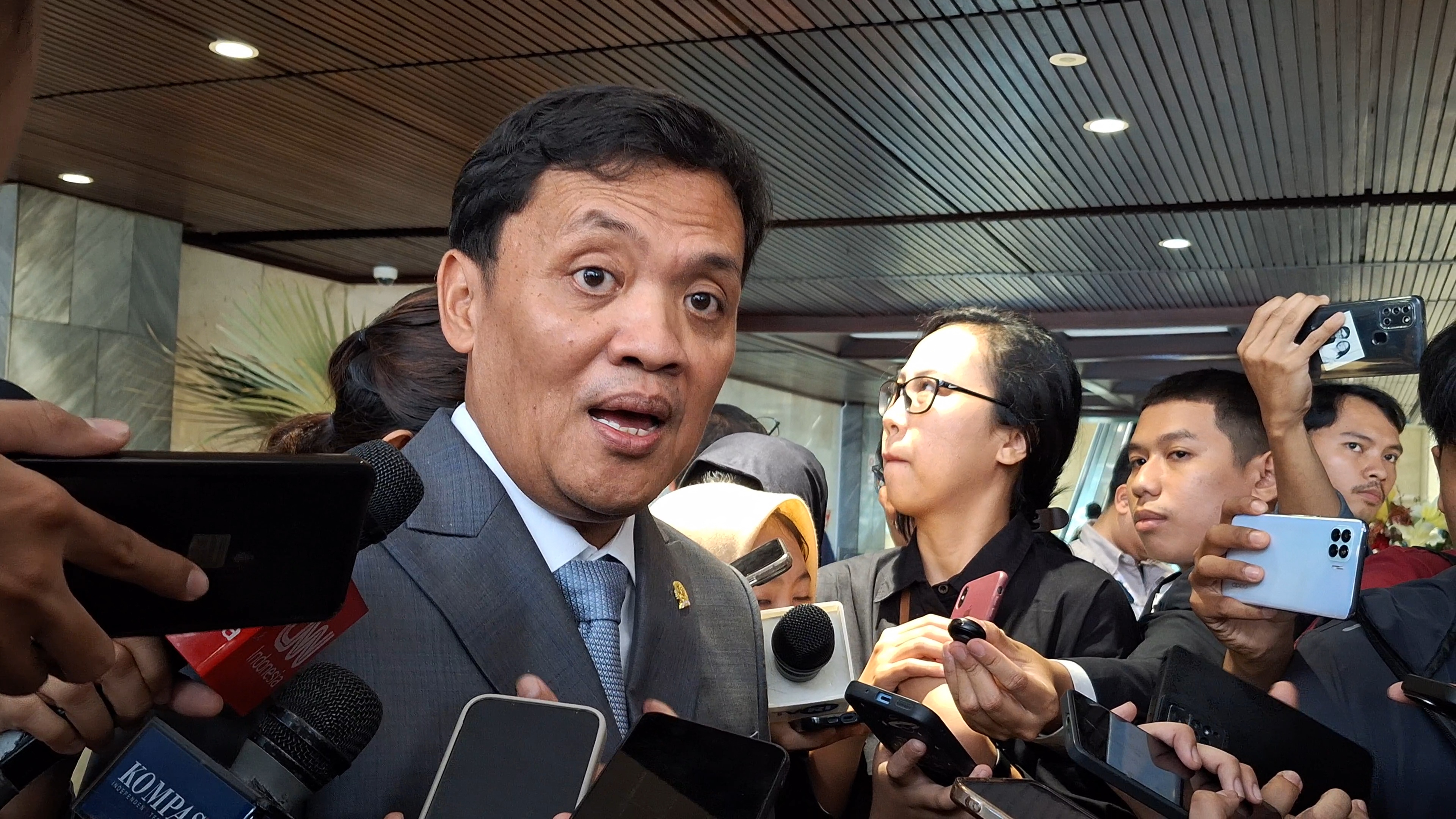 Habiburokhman Klaim Tak Pernah Bertemu Warga Tolak MBG, Emak-Emak Dukung Dilanjutkan