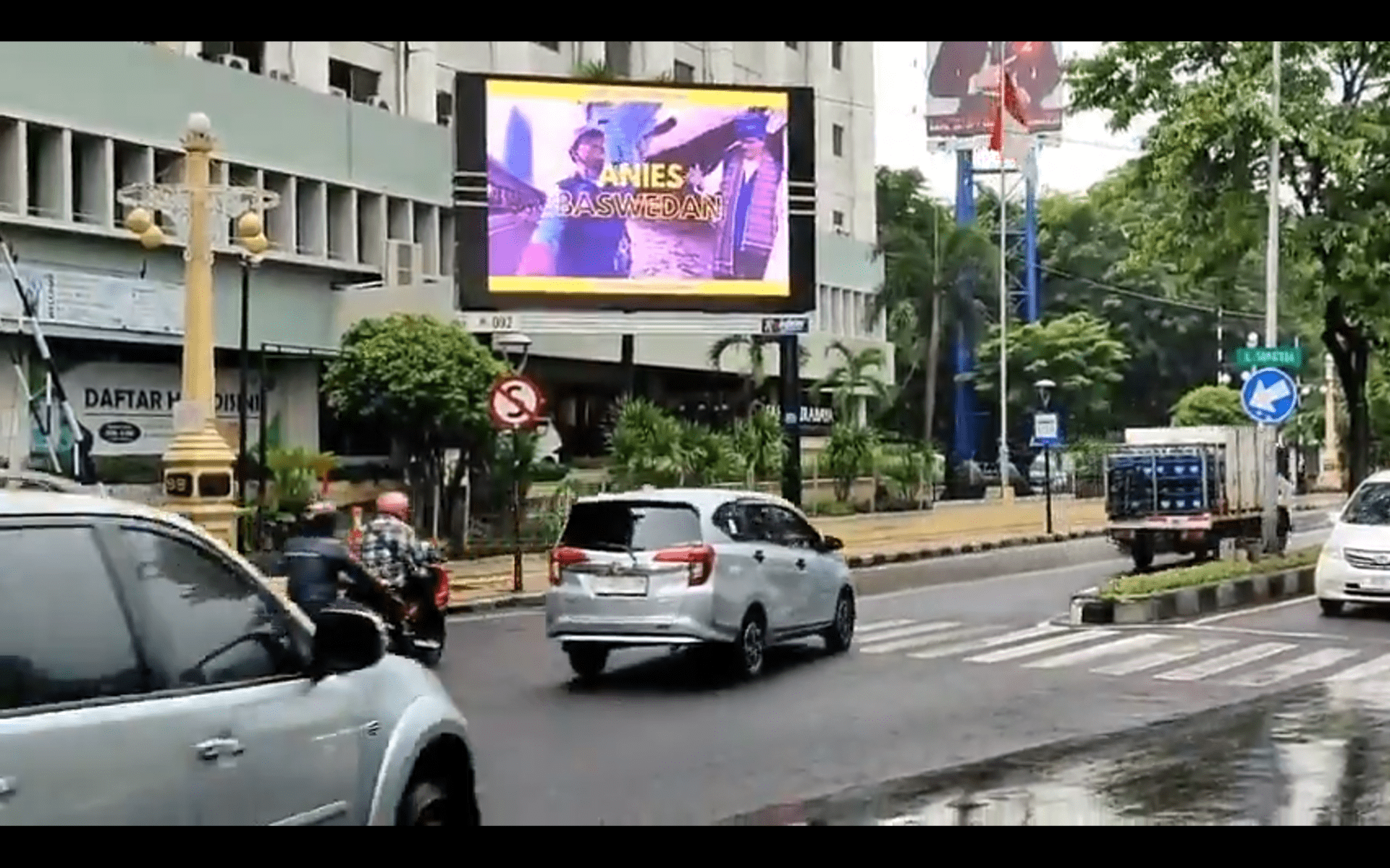 Sempat Lenyap, Videotron Anies Kembali Tayang di Surabaya, Gorontalo, dan Medan