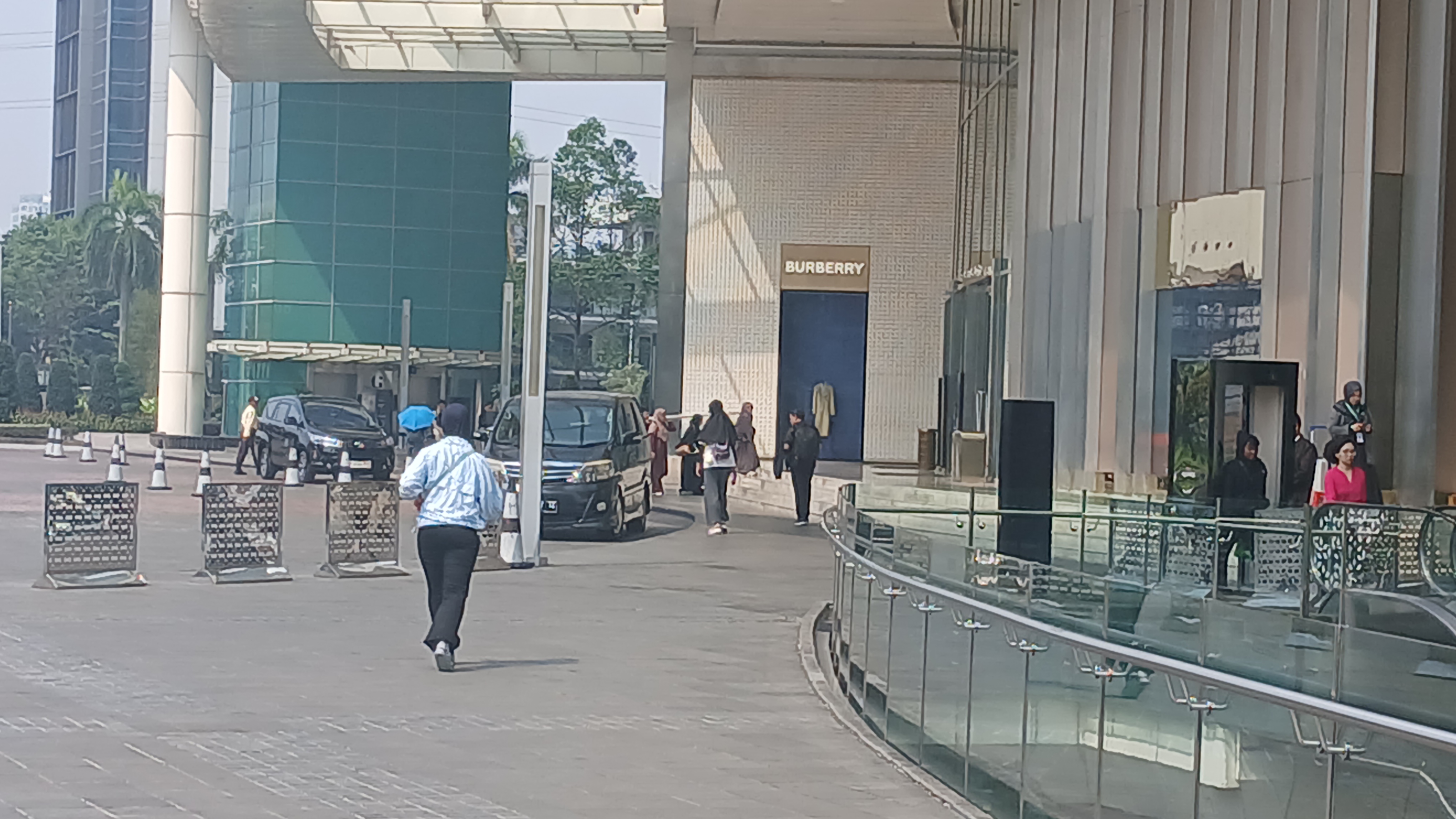 Mall di Senayan Tetap Buka Normal, Pengunjung Pilih Pulang Lebih Awal