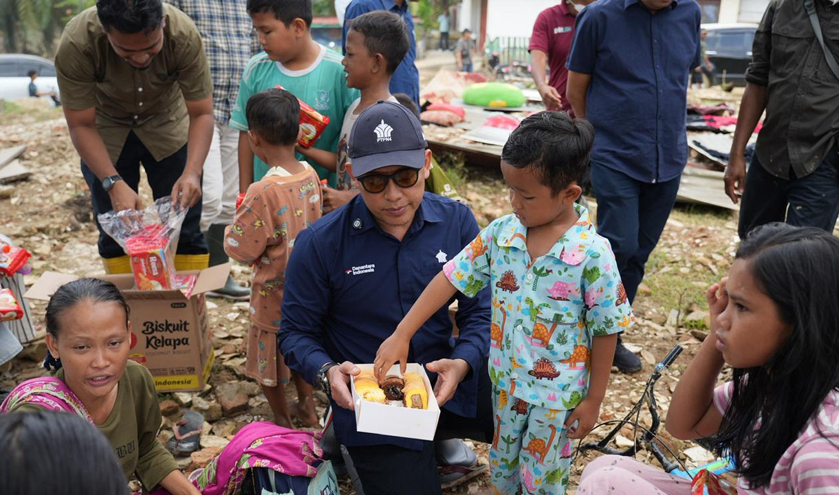 Bupati Aceh Tamiang Tanggapi Bantuan dari PTPN IV PalmCo: Perusahaan Pertama yang Bantu Korban Banjir