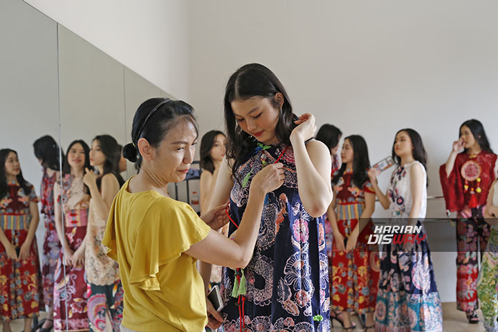 Finalis Cici Jatim Kenakan Dress dari Kain Gendongan, Bukti Akulturasi Budaya 
