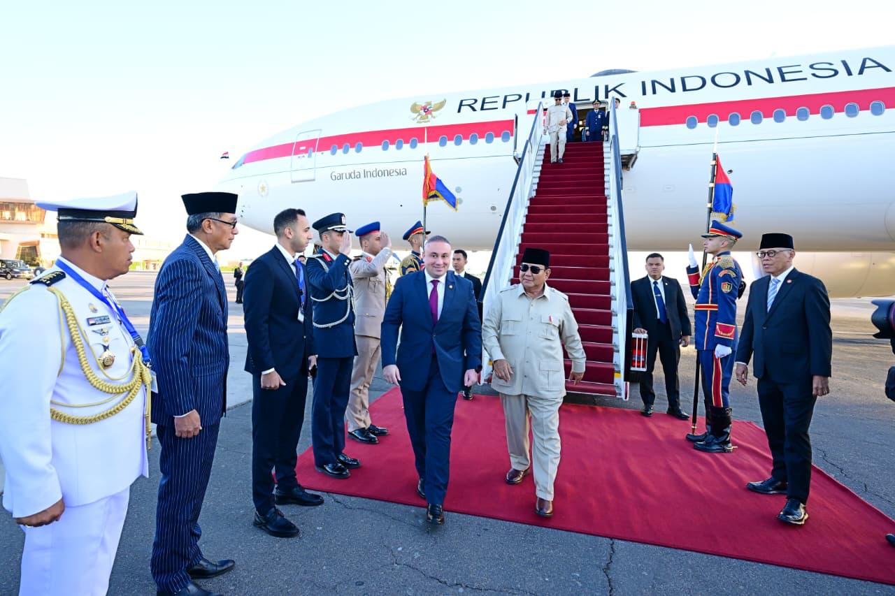 Prabowo Tiba di Kairo Jelang KTT Sharm El-Sheikh, Bawa Misi Penting Demi Perdamaian Gaza  