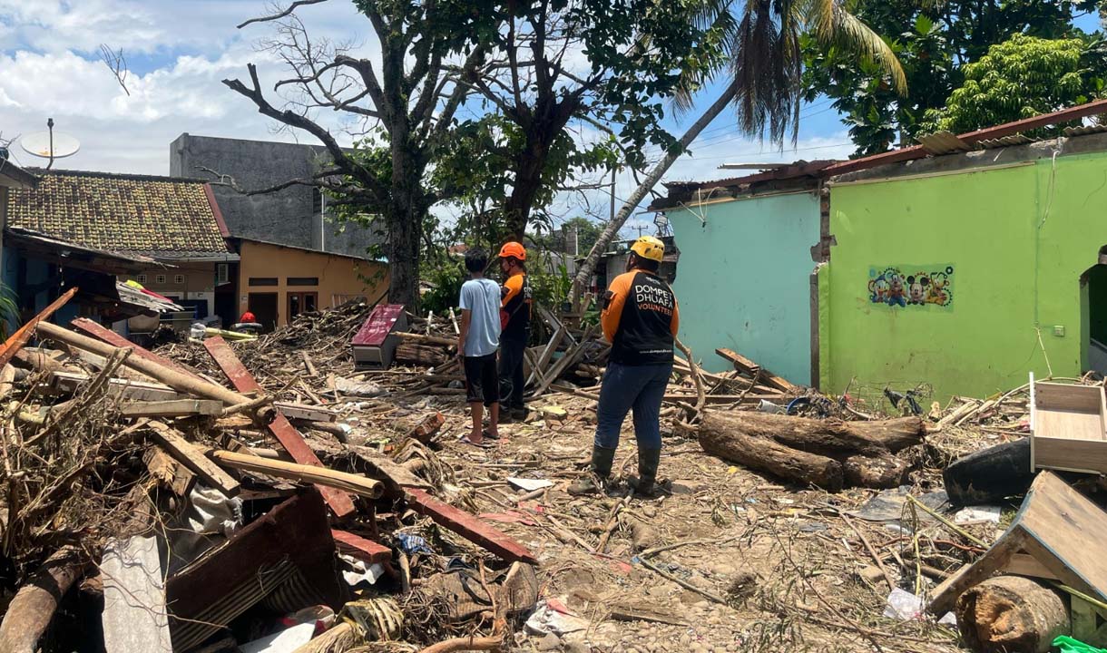 Respons Cepat DMC dan Dompet Dhuafa Jabar Tangani  Bencana Banjir dan Tanah Longsor Sukabumi