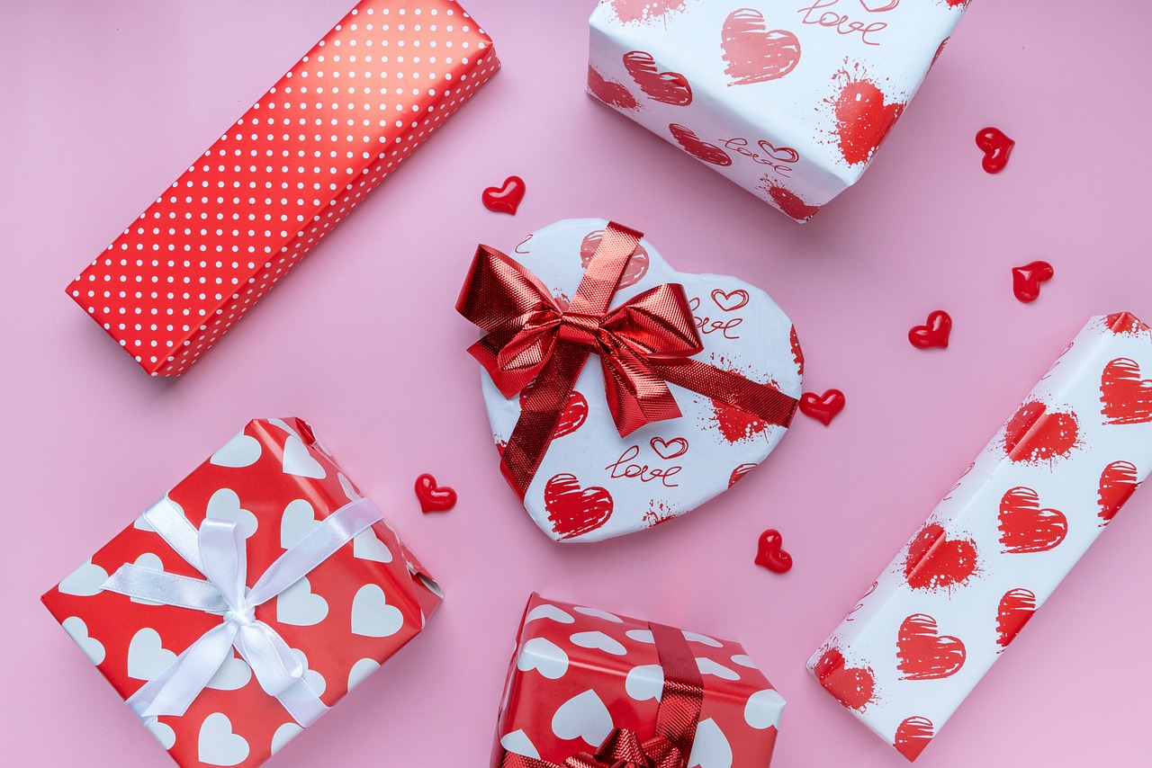 Bukan Cuma Bunga dan Cokelat, Ini 5 Kado Valentine Untuk Perempuan yang Bikin Si Dia Melting!