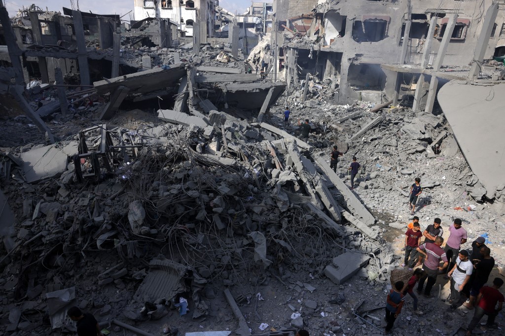 Israel Masih Gencar Serang Gaza: Yang Tak Mati Karena Bom, Mati Karena Lapar