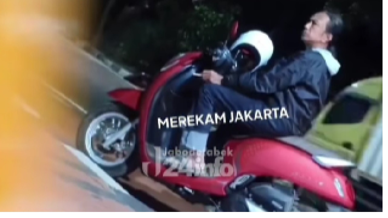 Viral di Medsos Pria Eksibisionis Melakukan Masturbasi di Depan Dua Wanita di Lenteng Agung