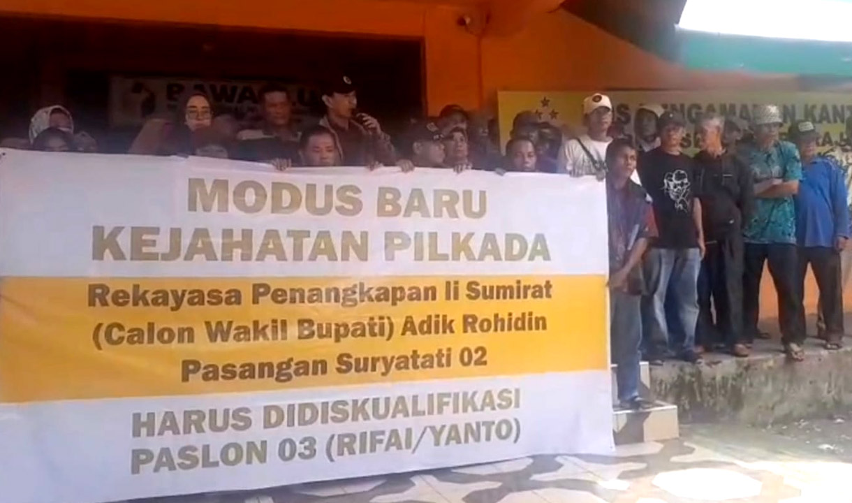 Massa Tuding Salah Satu Paslon Lakukan Kejahatan Pilkada, Minta Bawaslu Kabupaten Lakukan Diskualifikasi 