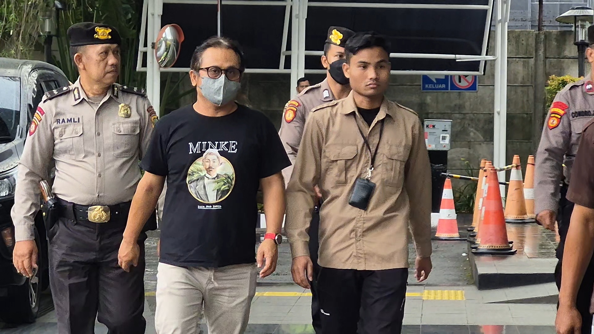 Orang Kepercayaan Bupati Ponorogo Ikut Terjaring OTT KPK, Tiba di Gedung Merah Putih Jakarta