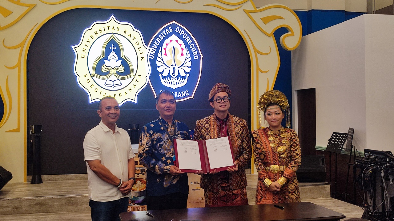 Dari Kopi untuk Negeri: Roemah Koffie dan Yayasan JHL Merah Putih Kasih Cetak Seribu Sarjana Pertanian