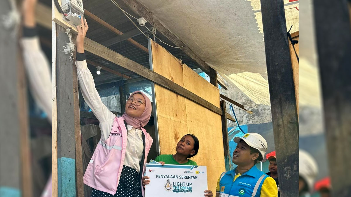 Atasi Segala Hambatan, Srikandi PLN Salurkan Listrik ke Daerah 3T di Sulawesi
