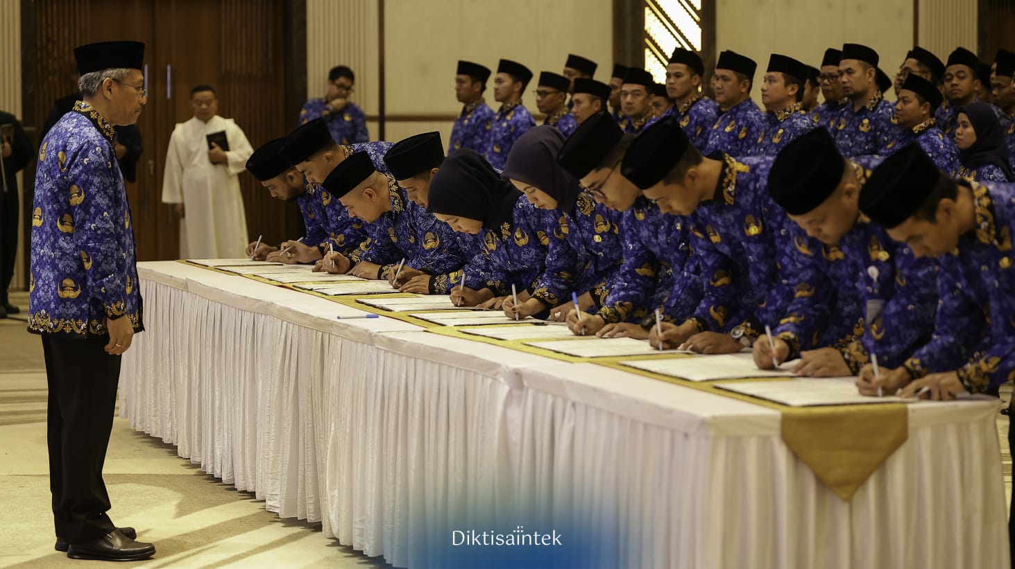 850 PPPK Kemdiktisaintek Dilantik, Siap Bangun Ekosistem Riset Berdampak