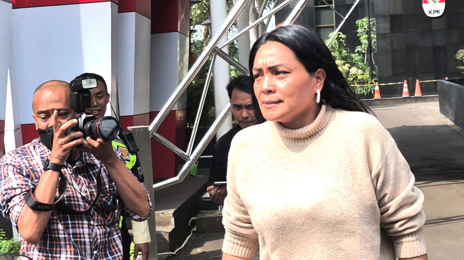 KPK Dalami Dugaan Praktik Pemerasan TKA di Kemnaker, Eks Stafsus Maria Magdalena Bungkam Usai Diperiksa