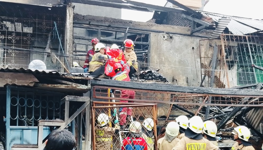 Mengerikan! Jasad Sekeluarga yang Tewas Kebakaran di Pejagalan akibat Korsleting Mobil Listrik Ditemukan di 1 Kamar