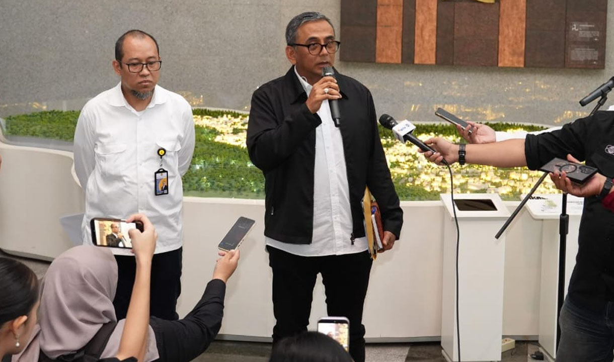 Hoaks! Kabar Anak Menteri PU Nonton Final Piala Dunia Pakai APBN