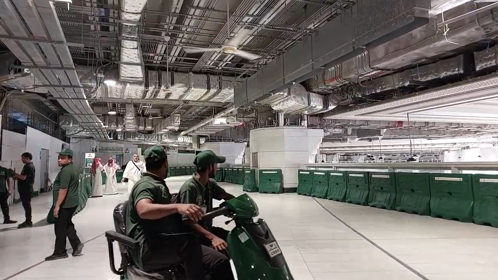 Jamaah Lansia dan Disabilitas Bisa Sewa Skuter dan Kursi Roda, Segini Tarifnya