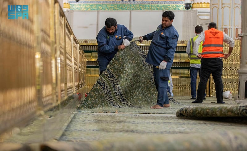 Arab Saudi Larang Berbuka di Masjid