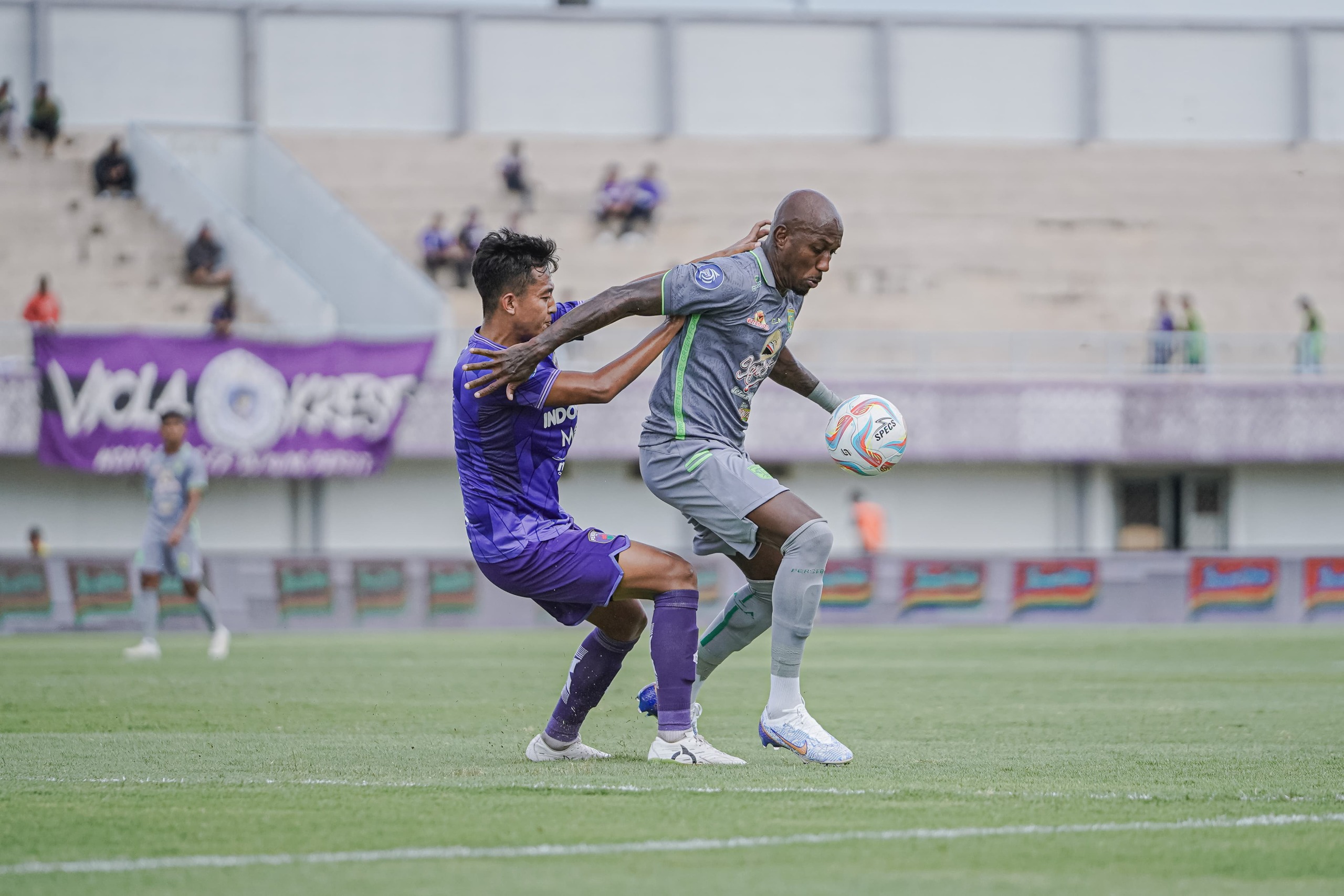 Persita vs Persebaya 1-1, Paulo Henrique Cetak Gol Bunuh Diri, Paul Munster: Terjadi Salah Paham! 