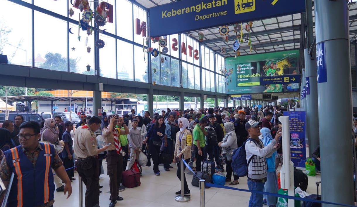Jadwal Baru 24 KA Jarak Jauh dari Stasiun Pasar Senen, Jatinegara dan Gambir   
