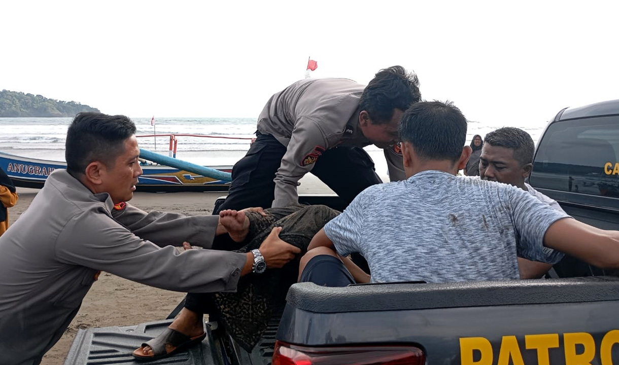 Detik-detik Tewasnya Anggota Polda Jabar, Terseret 40 Meter dari Bibir Pantai