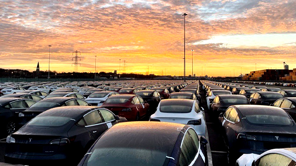 Saham Tesla Makin Anjok Pasca Ditinggal James Murdoch Teman Elon Musk