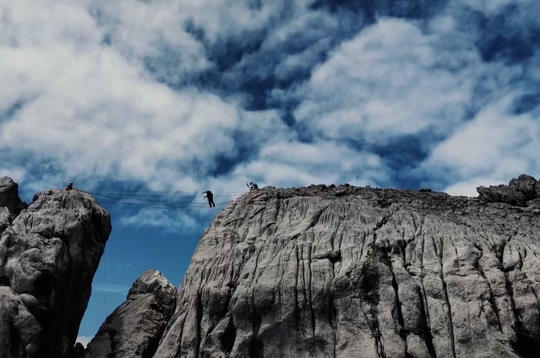 BREAKING NEWS: Pendaki Carstensz Pyramid Papua asal Surabaya Dinyatakan Meninggal dalam Badai