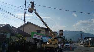 Desa Karang Dapo Atas Minta PLN Muara Aman Tambah 22 Unit Tiang Listrik