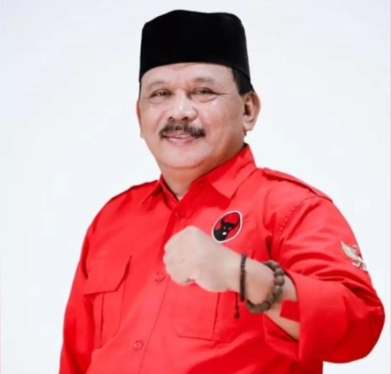 Kang Marhaen Serahkan Bantuan kepada 1.246 Lansia dan 256 Pelajar di Kabupaten Nganjuk