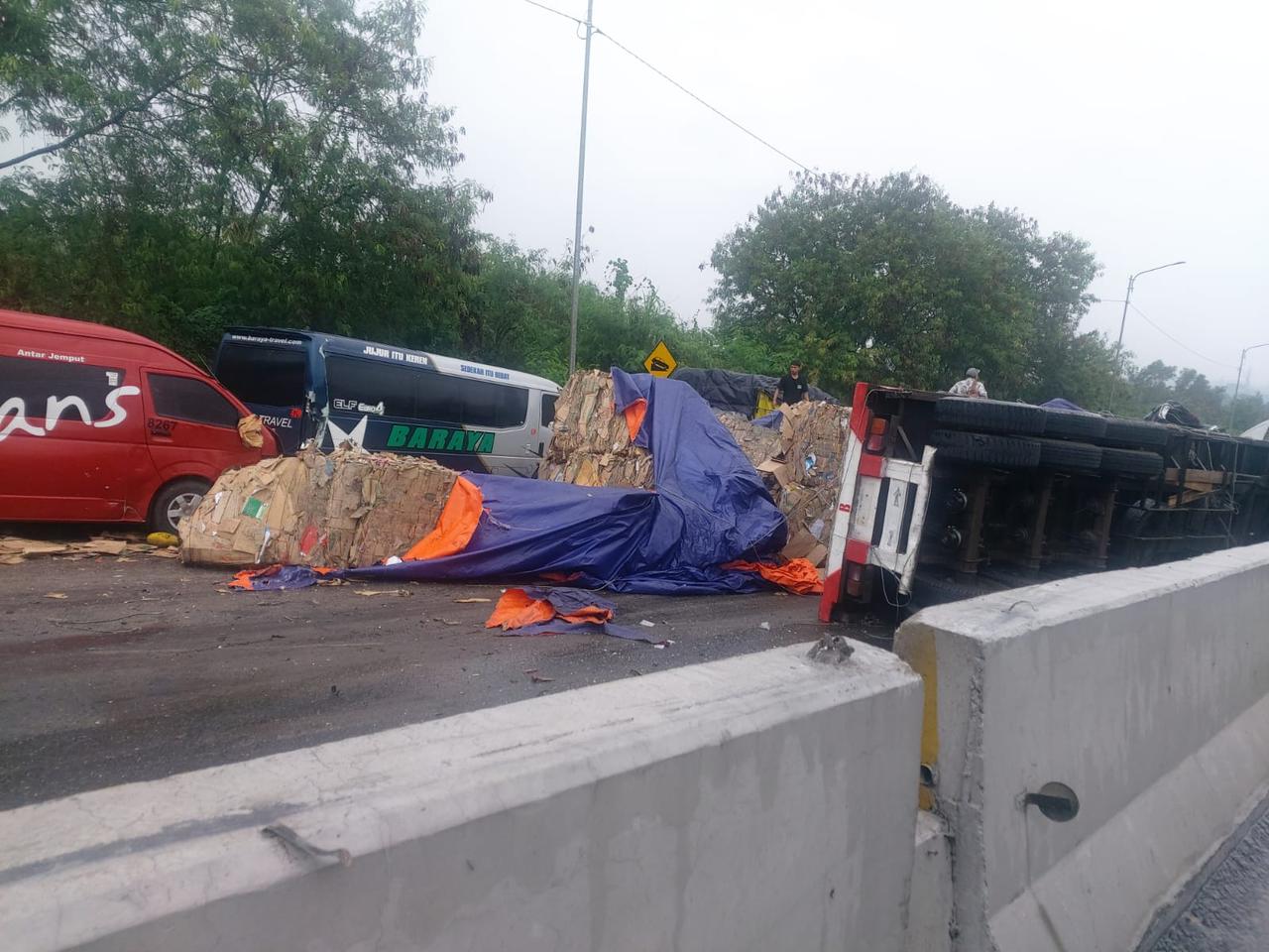 20 Kendaraan Terlibat Kecelakaan Beruntun di Tol Purbaleunyi KM 92, Diduga Ditabrak Truk Rem Blong