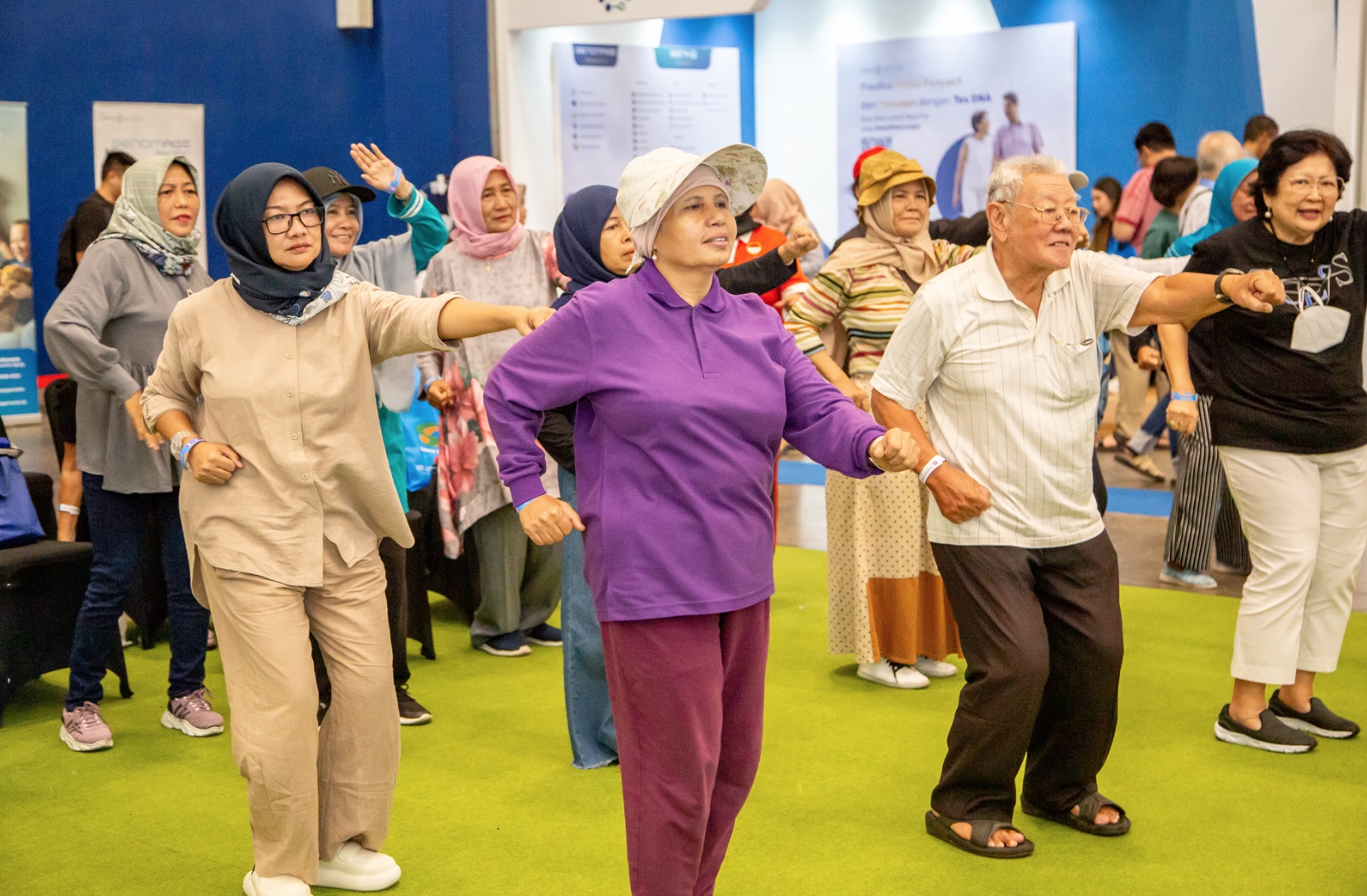 Lansia Makin Semangat Berkunjung ke Senior Expo 2024, Ada Senam Hingga Cek Kesehatan