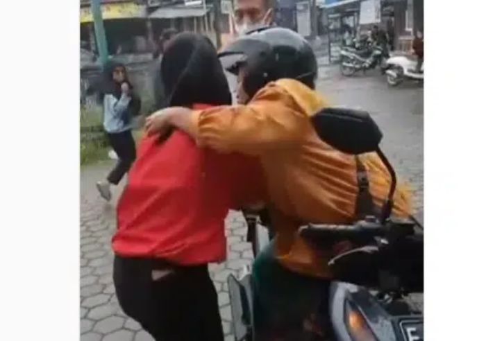 Viral, Ibu Ketahuan Mengutil di Minimarket Cirebon, Begini Endingnya
