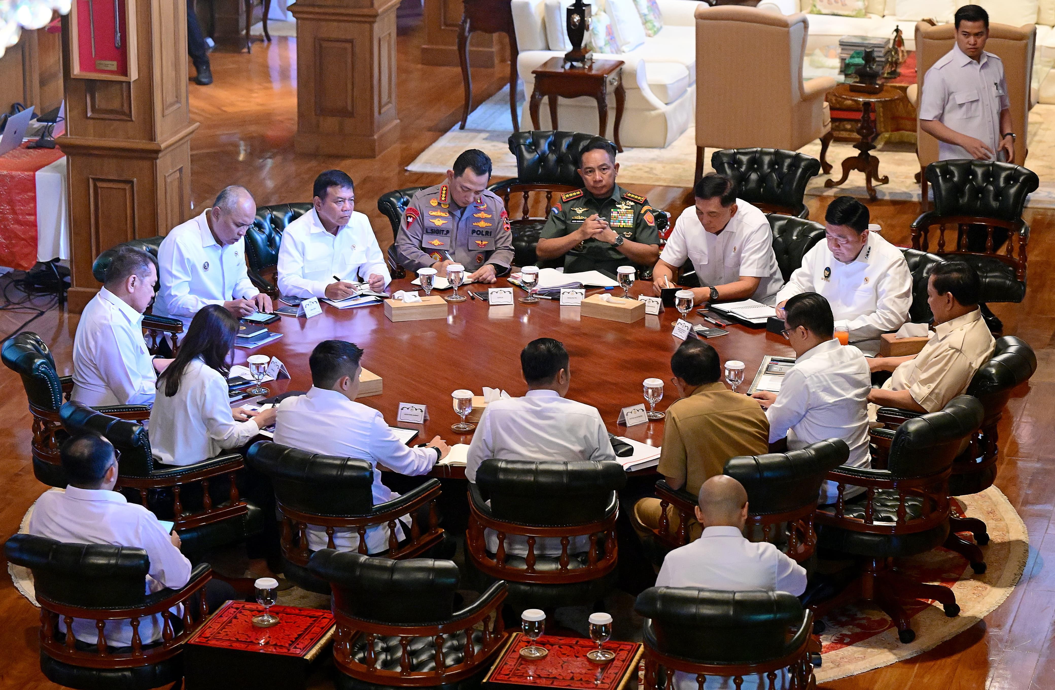 Presiden Prabowo Panggil Sejumlah Menteri di Hambalang, Bahas Kondisi Global dan Strategi Nasional