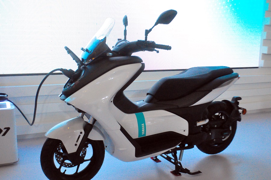 IIMS Hybrid 2022, Skutik Listrik Yamaha E01 Tembus 104 Km Hanya Sekali Charging