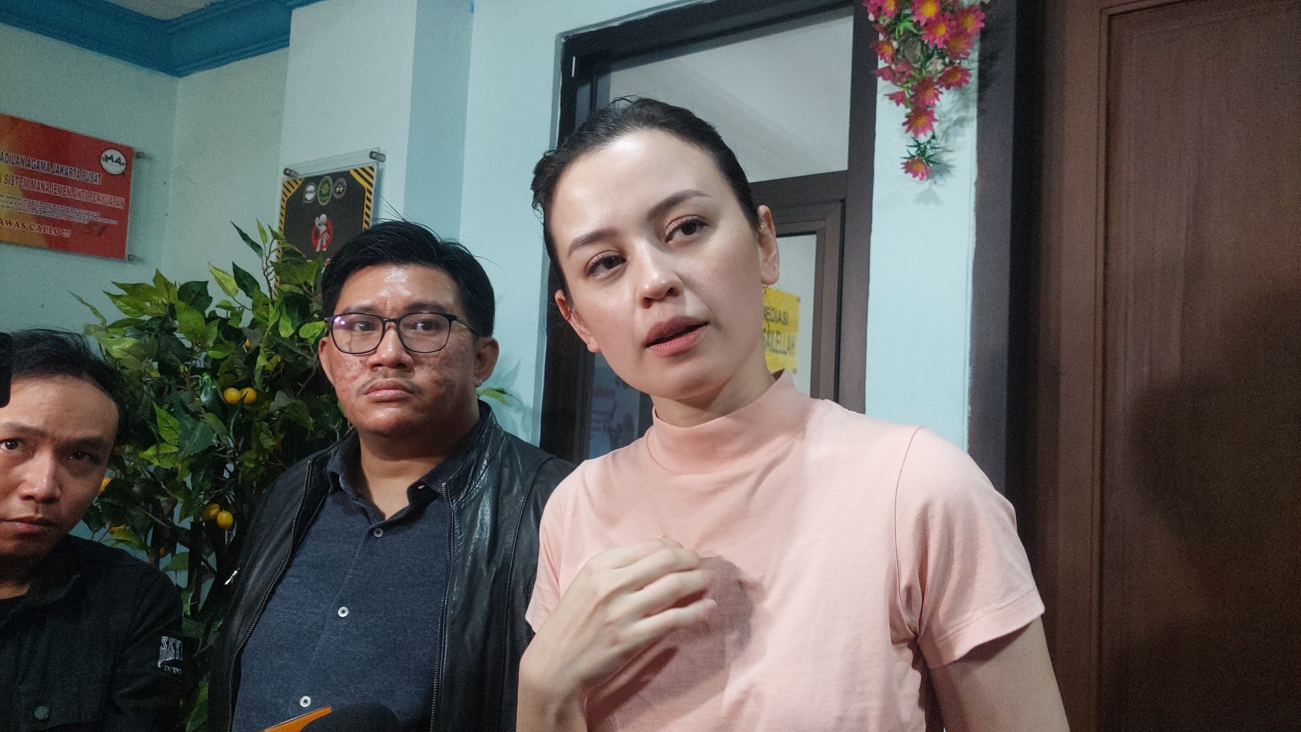 Bantah Tuduhan Edward Akbar, Kimberly Ryder: Saya Sudah Besar, Gak Ada yang Intervensi!