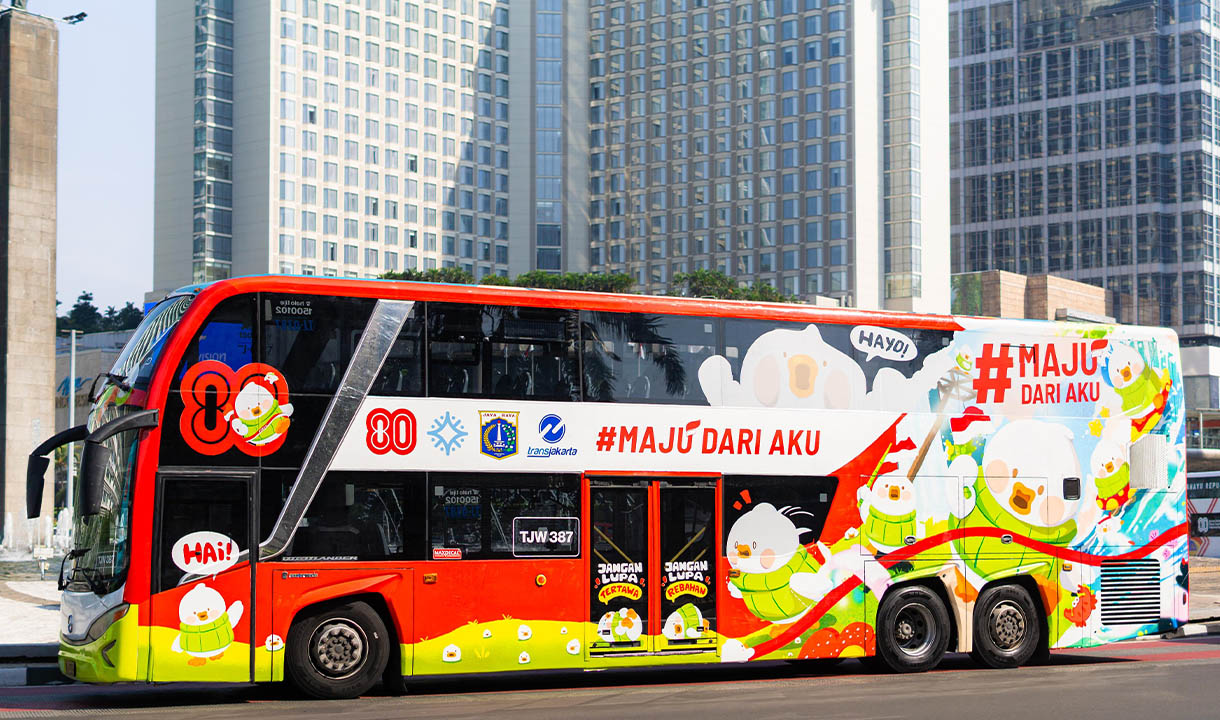 MaxDecal Sulap Tampilan Bus Transjakarta Penuh Warna, Karya Kreatif Anak Bangsa Memperingati HUT Kemerdekaan RI