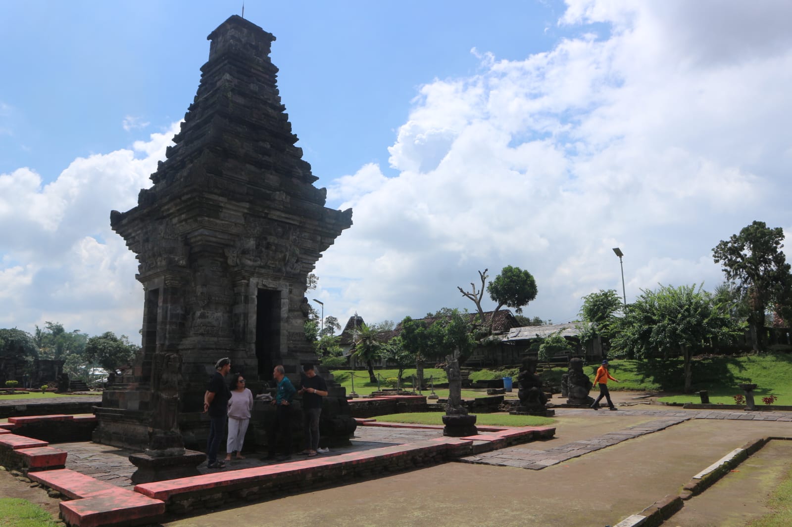 Candi Panataran, Napak Tilas Tiga Zaman