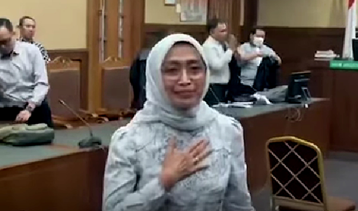 Surat Khusus Ira Puspadewi ke Ferry Irwandi, Mantan Dirut BUMN ke yang Pernah Catatkan Laba Besar BUMN Divonis 4.5 Tahun Kasus Korupsi