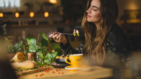 Mindful Eating, Menikmati Makanan dengan Kesadaran Penuh