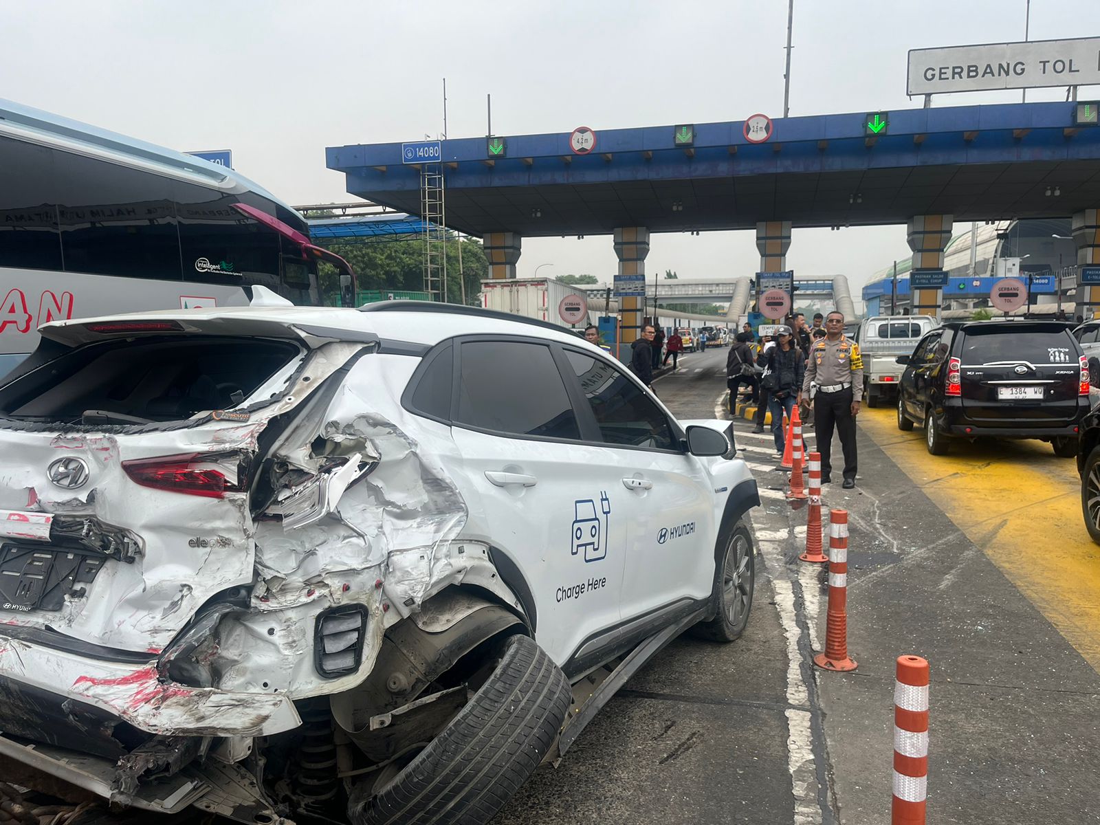 Supir Truk Penyebab Tabrakan Beruntun Tol Halim Diamankan, Kasat PJR Polda Metro Jaya: Supir Jalani Tes Urine