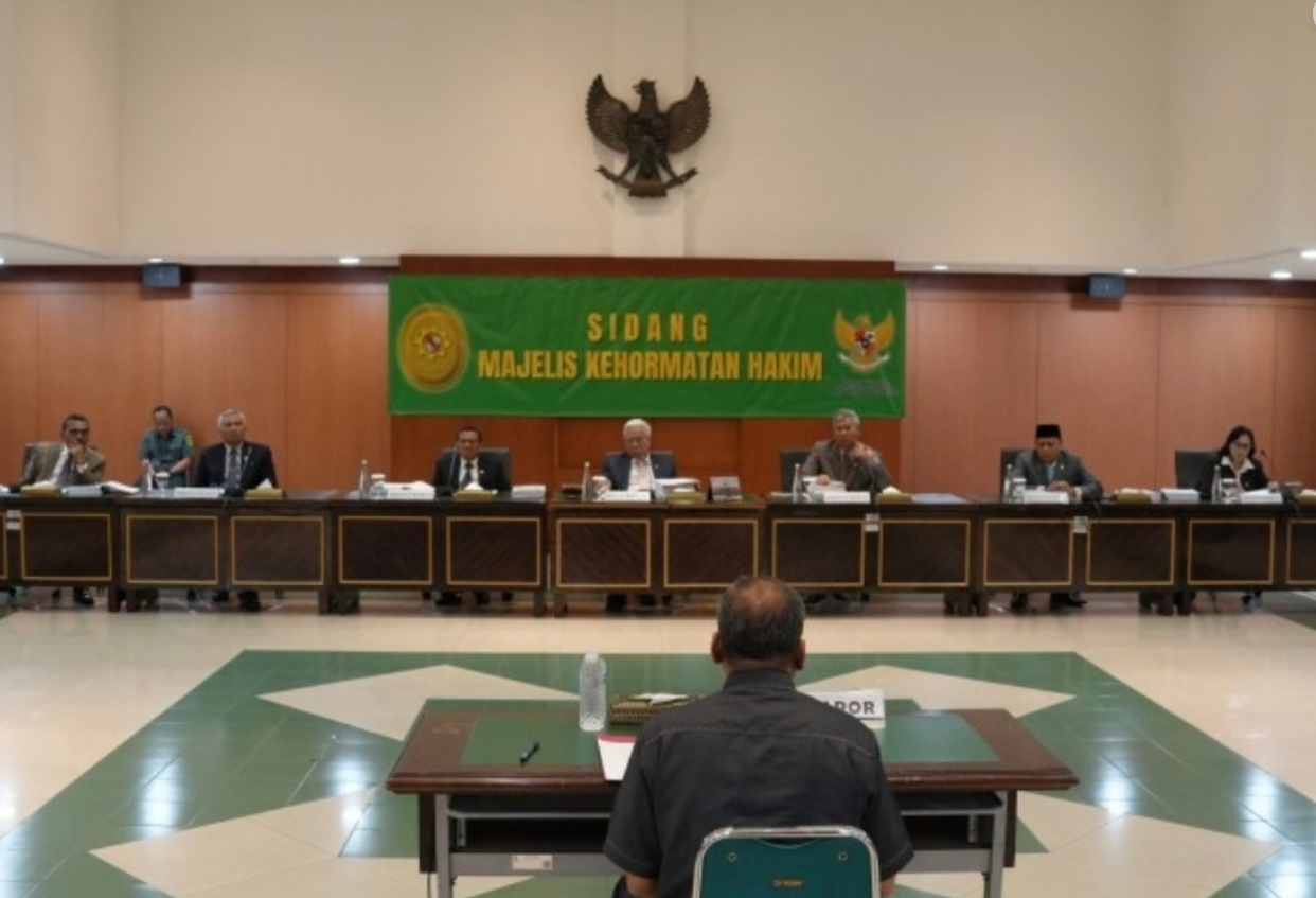Tamat Sudah Karier Hakim SW, Terbukti Terima Uang Suap Rp2 M dan Pengurusan Perkara