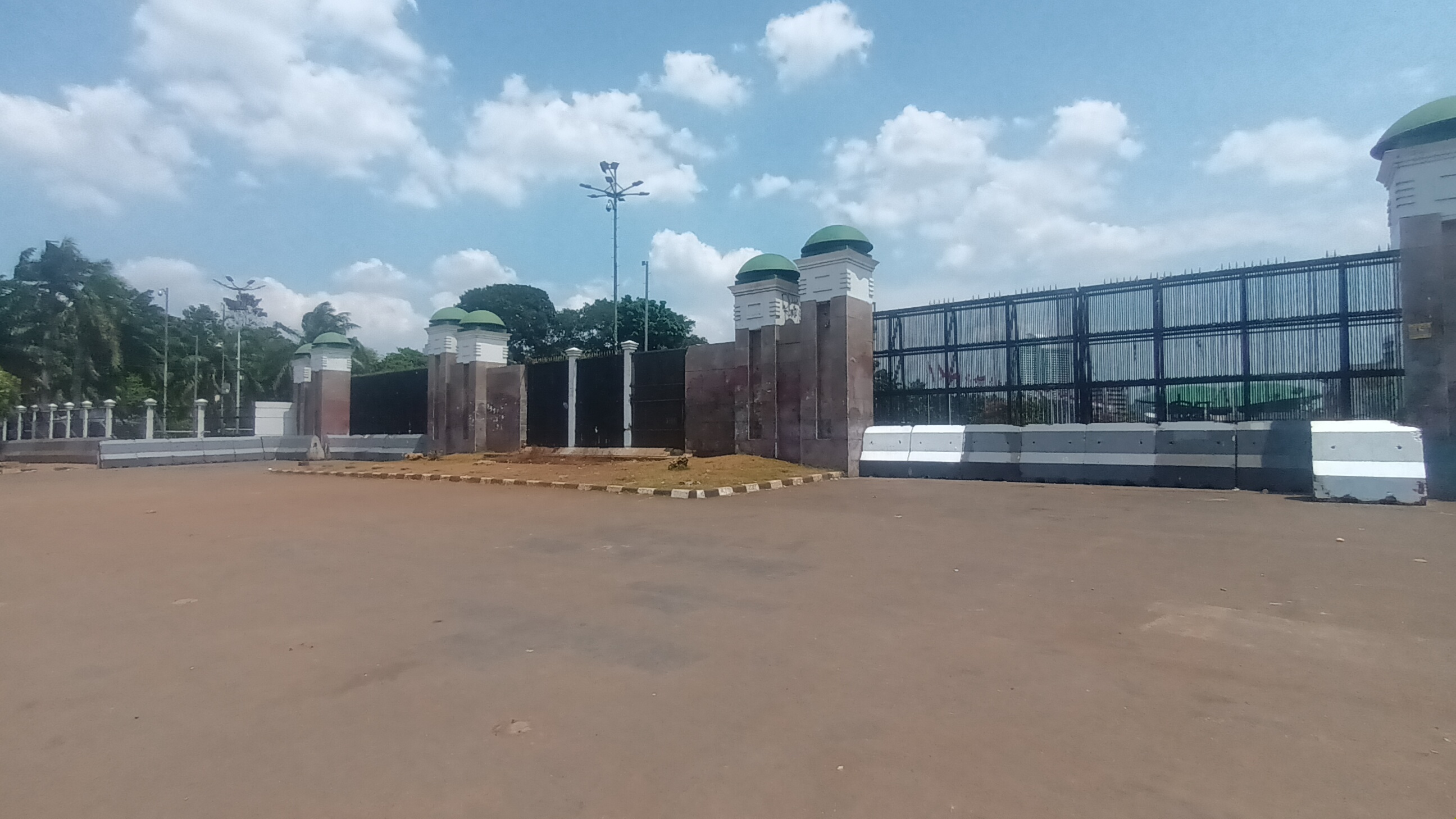 Depan Gedung DPR/MPR Sepi, Aksi Mahasiswa Batal Digelar Hari Ini