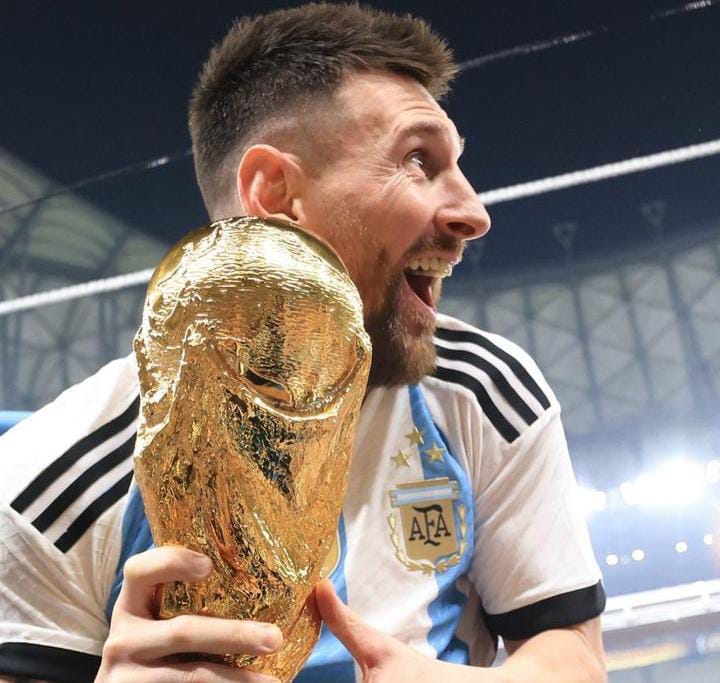 Sempurna! Sederet Raihan Gelar Messi Bersama Klub dan Negara Usai Piala Dunia 2022