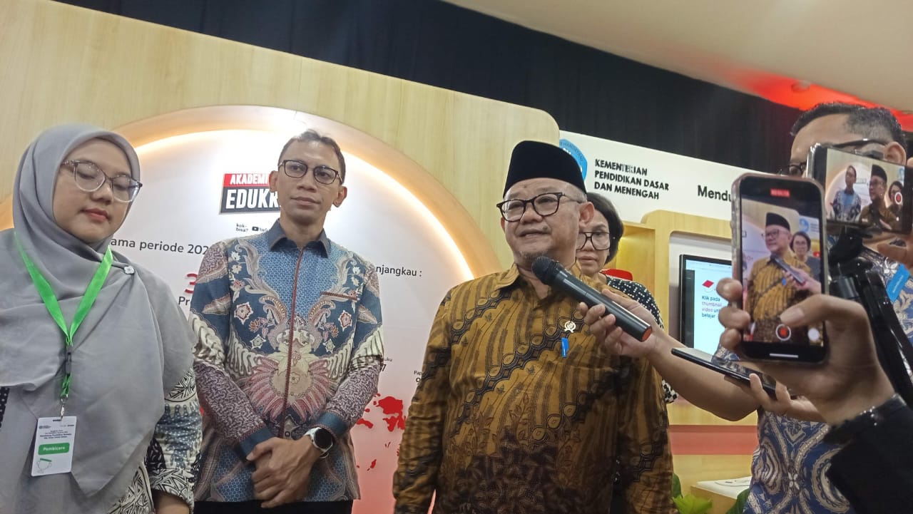 Punya Kelemahan, Mendikdasmen Abdul Mu'ti Ingatkan Pembelajaran Coding dan AI Harus Dipandu Guru