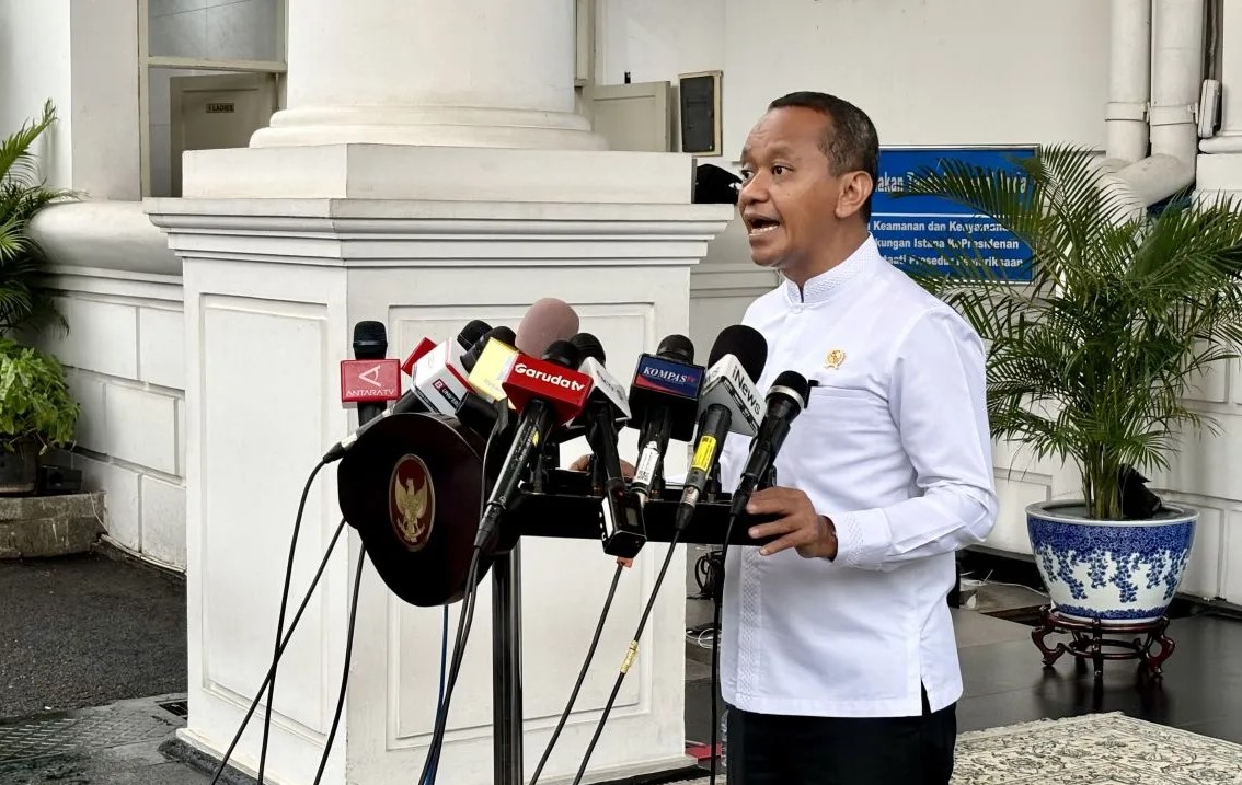 Bahlil Minta Publik Hentikan Isu Ijazah Jokowi: Sudah Terbukti Asli